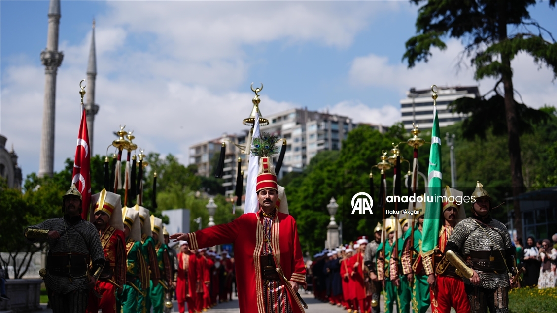 Dolmabahçe Sarayı’nda Mehteran Birliği gösterisi düzenlendi