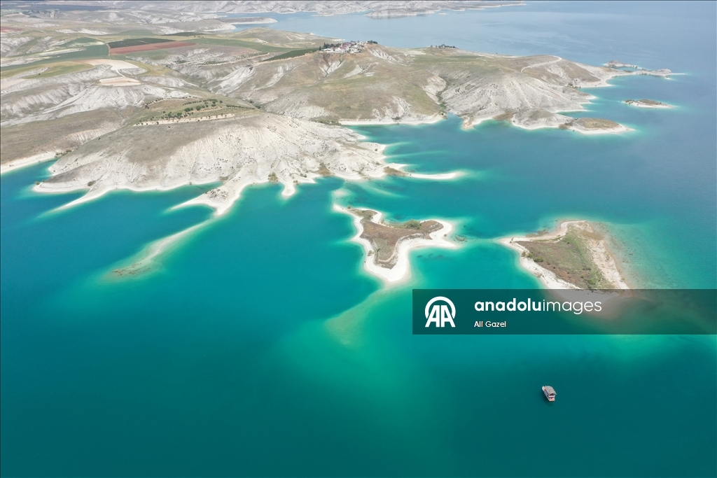 Adıyaman'ın adacıkları "Maldivler"i andırıyor