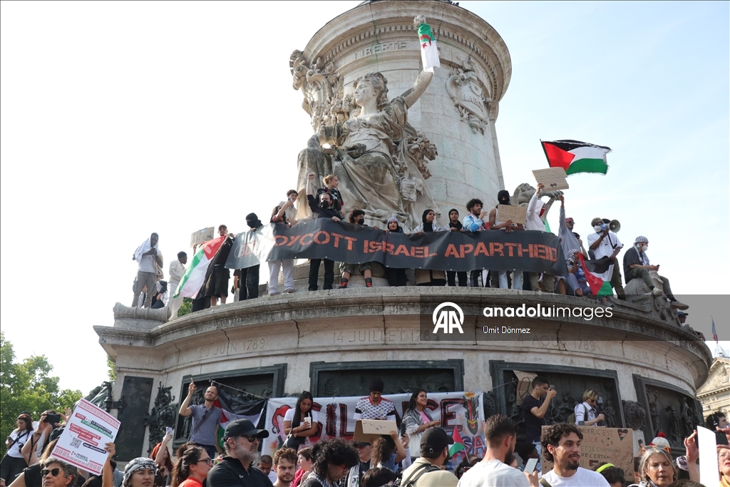 Protest in Paris against Israel's seizure on the “Madleen” ship carrying aid to Gaza
