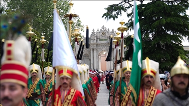 Dolmabahçe Sarayı’nda Mehteran Birliği gösterisi düzenlendi