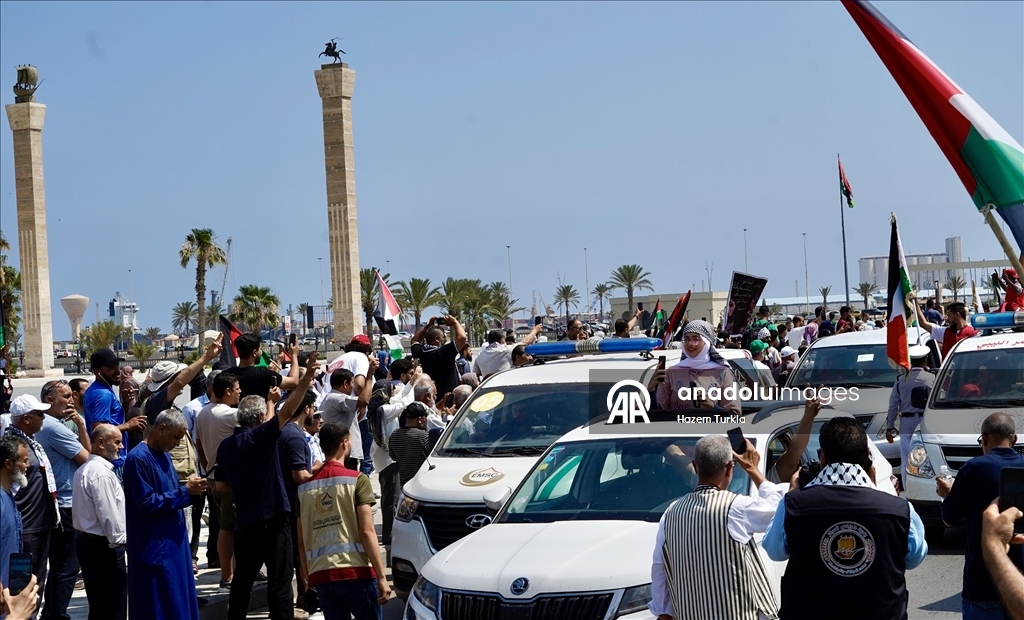 Libyalılar Gazze’ye ilerleyen Mağrib Direniş Konvoyu’nu başkent Trablus’ta coşkuyla karşıladı