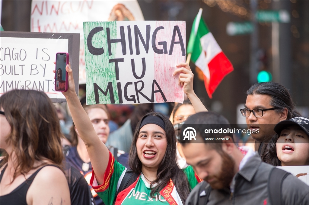 Chicago'da göçmenlere yönelik gerçekleştirilen operasyonlara karşı protesto düzenlendi