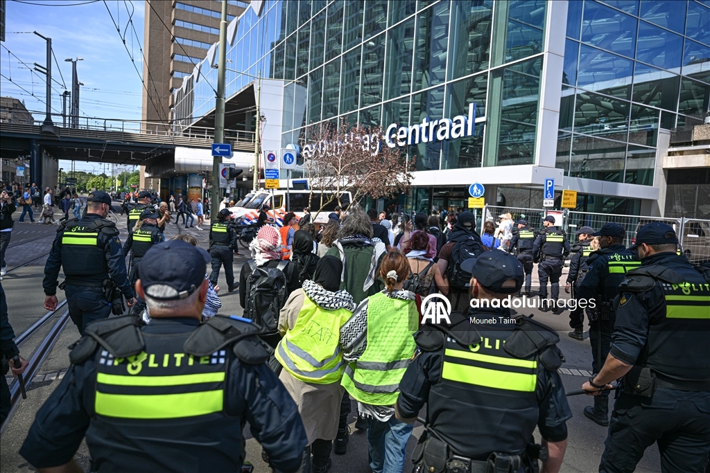 Lahey'de İsrail'in “Madleen ”i alıkoymasına karşı düzenlenen gösteriye Hollanda polisi müdahale etti