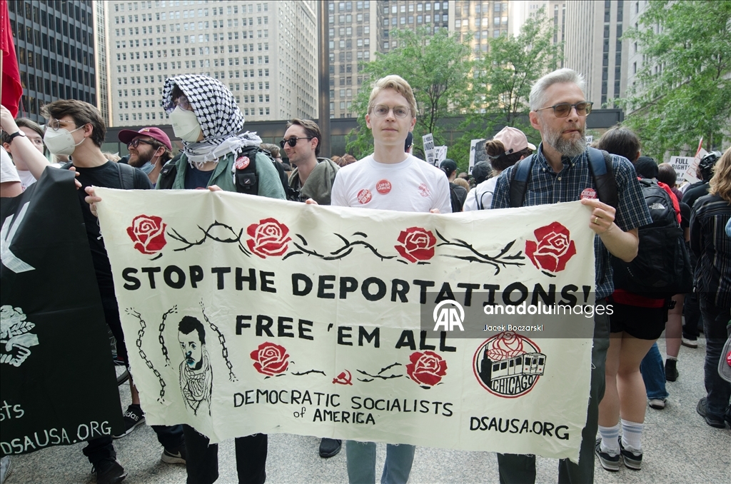 Chicago'da göçmenlere yönelik gerçekleştirilen operasyonlara karşı protesto düzenlendi