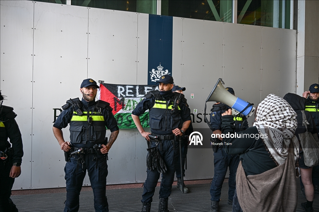 Lahey'de İsrail'in “Madleen ”i alıkoymasına karşı düzenlenen gösteriye Hollanda polisi müdahale etti