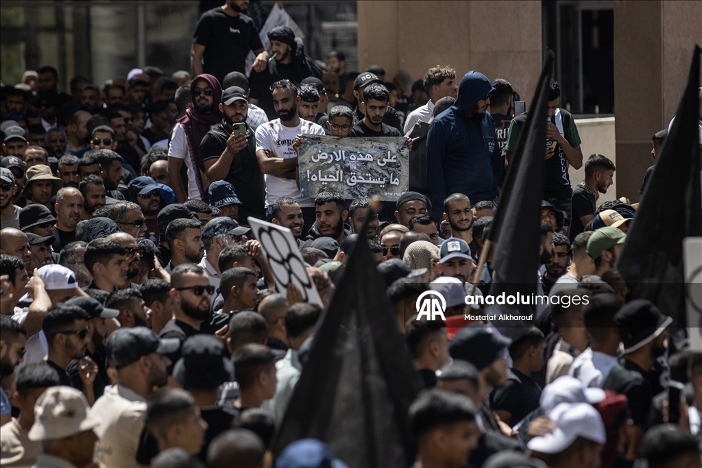 آلاف العرب يتظاهرون بالنقب احتجاجا على هدم إسرائيل منازلهم