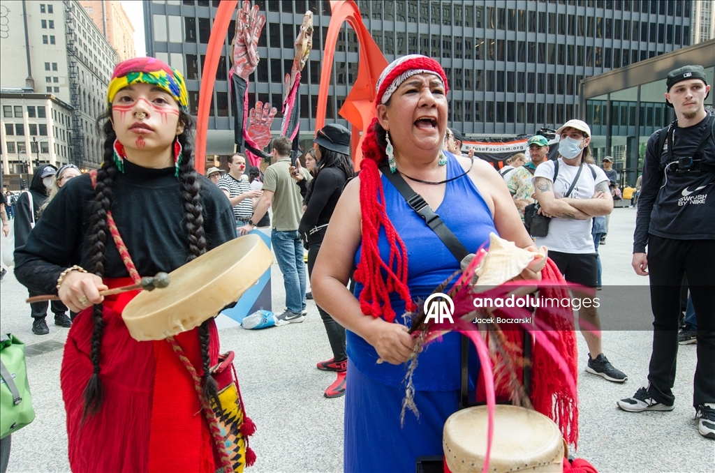 Chicago'da göçmenlere yönelik gerçekleştirilen operasyonlara karşı protesto düzenlendi