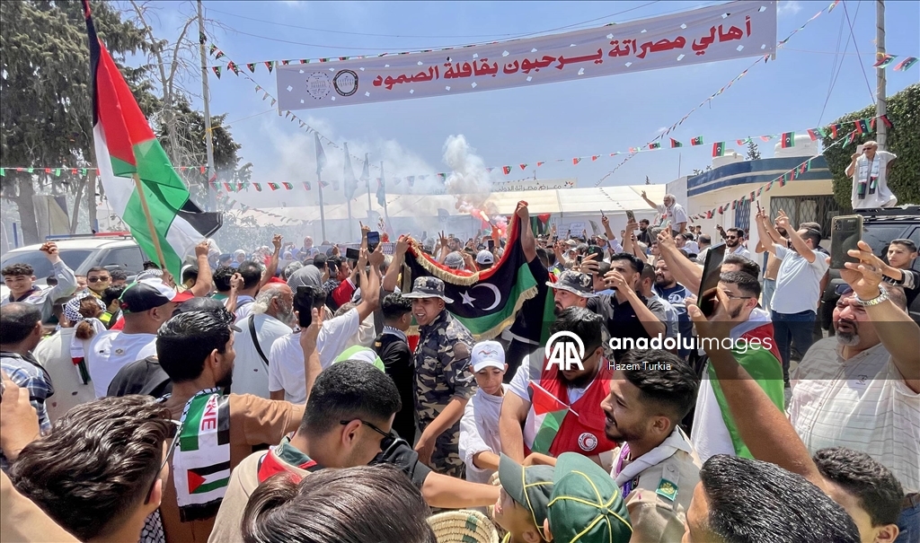 Gazze’ye ilerleyen Mağrib Direniş Konvoyu, Libya’nın Misrata kentinde güllerle karşılandı