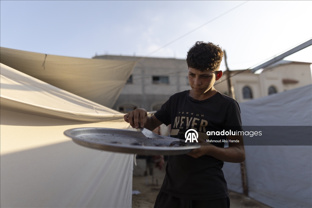 أطفال غزة.. عمل شاق تحت وطأة التجويع والإبادة الإسرائيلية