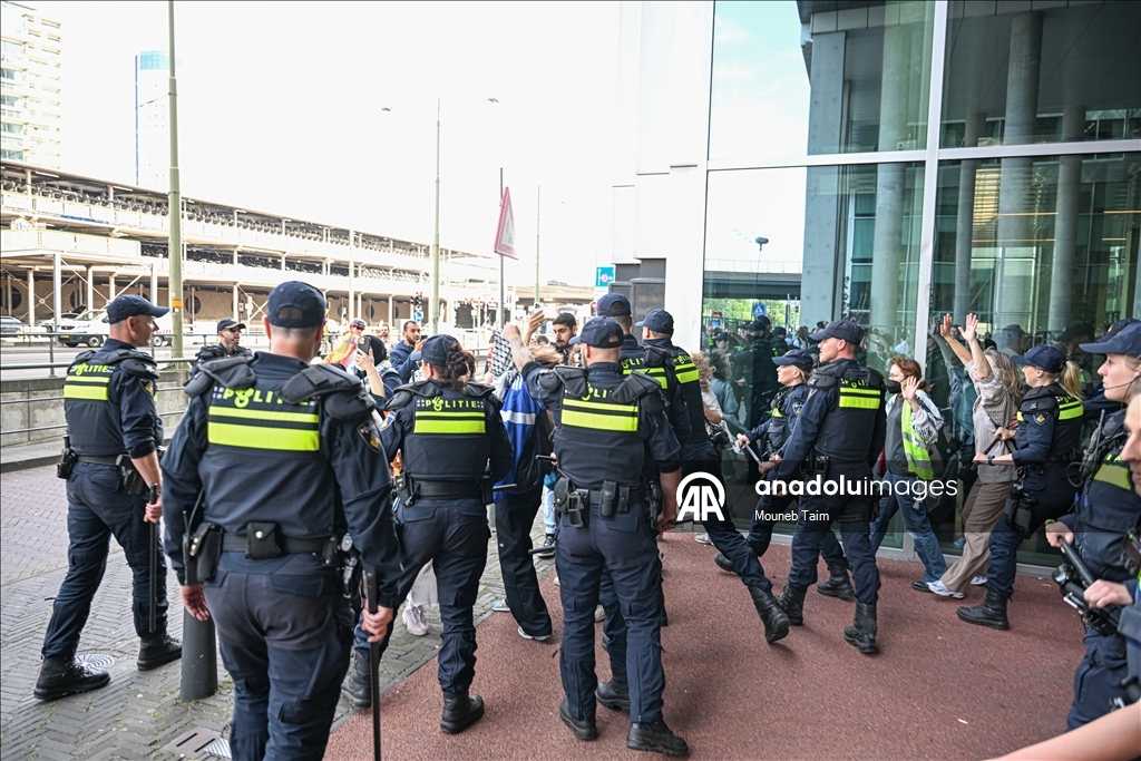 Lahey'de İsrail'in “Madleen ”i alıkoymasına karşı düzenlenen gösteriye Hollanda polisi müdahale etti