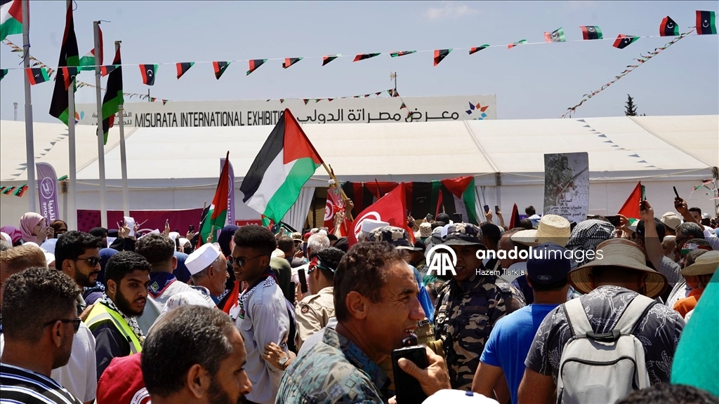 Gazze’ye ilerleyen Mağrib Direniş Konvoyu, Libya’nın Misrata kentinde güllerle karşılandı