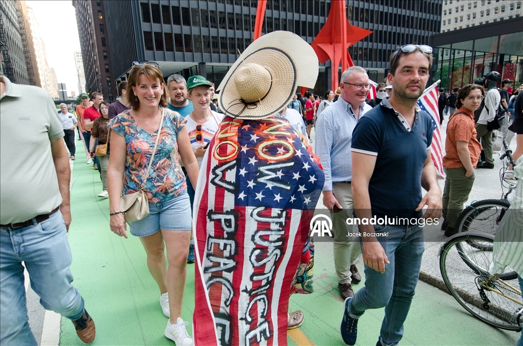Chicago'da göçmenlere yönelik gerçekleştirilen operasyonlara karşı protesto düzenlendi