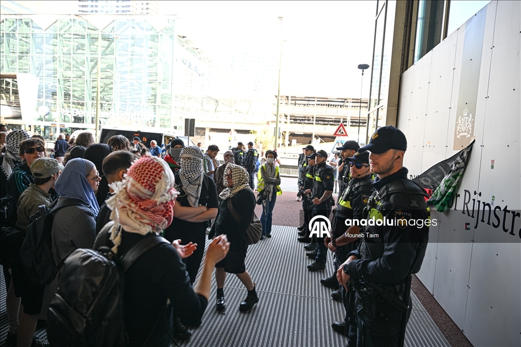 Lahey'de İsrail'in “Madleen ”i alıkoymasına karşı düzenlenen gösteriye Hollanda polisi müdahale etti