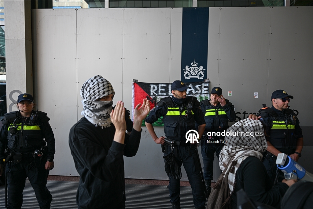 Lahey'de İsrail'in “Madleen ”i alıkoymasına karşı düzenlenen gösteriye Hollanda polisi müdahale etti