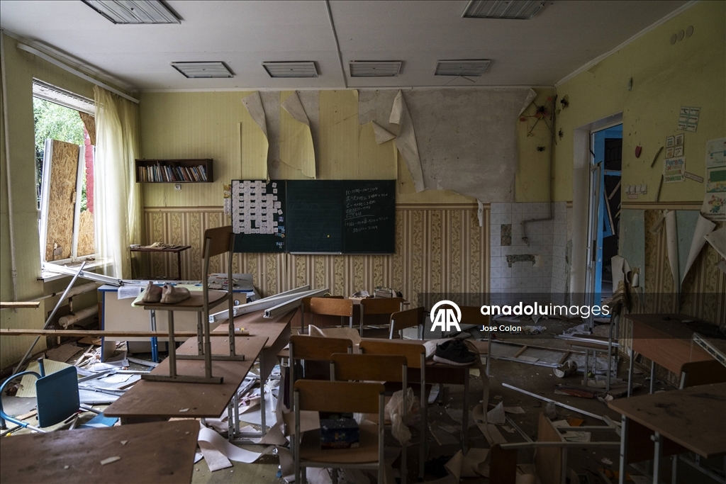 Rusya’nın Sloviansk’taki İHA saldırısının ardından okuldaki hasar görüntülendi