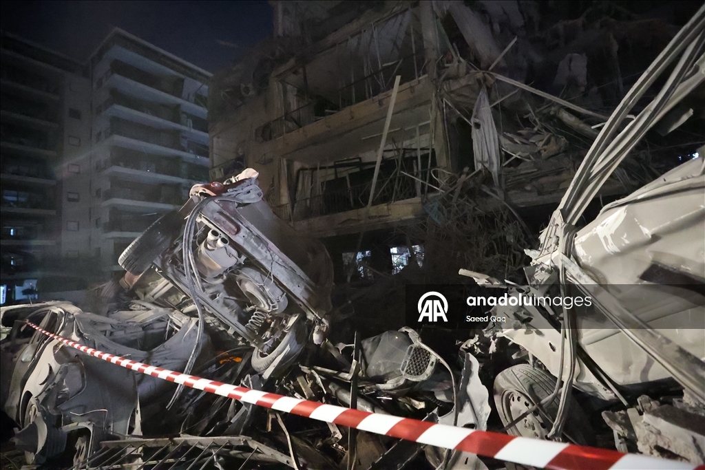İran’ın füze saldırılarında Ramat Gan’da binalar yıkıldı, çok sayıda kişi tahliye edildi