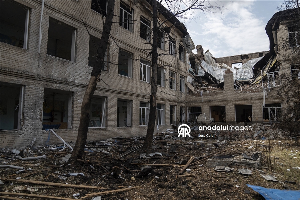 Rusya’nın Sloviansk’taki İHA saldırısının ardından okuldaki hasar görüntülendi