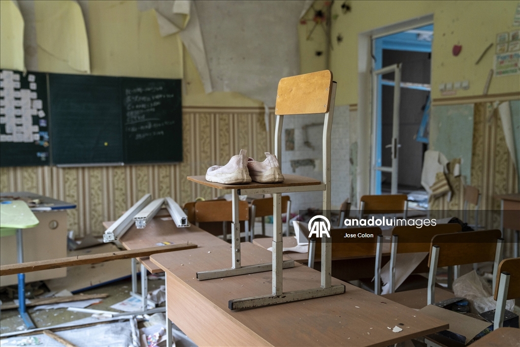 Rusya’nın Sloviansk’taki İHA saldırısının ardından okuldaki hasar görüntülendi