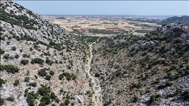Pisidya'yı Pamfilya'ya bağlayan antik döşeme yol, ziyaretçilerini tarihte yolculuğa çıkarıyor