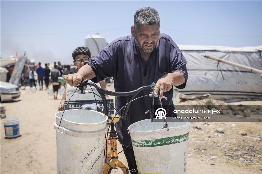 İsrail saldırıları altındaki Gazze'de su krizi devam ediyor