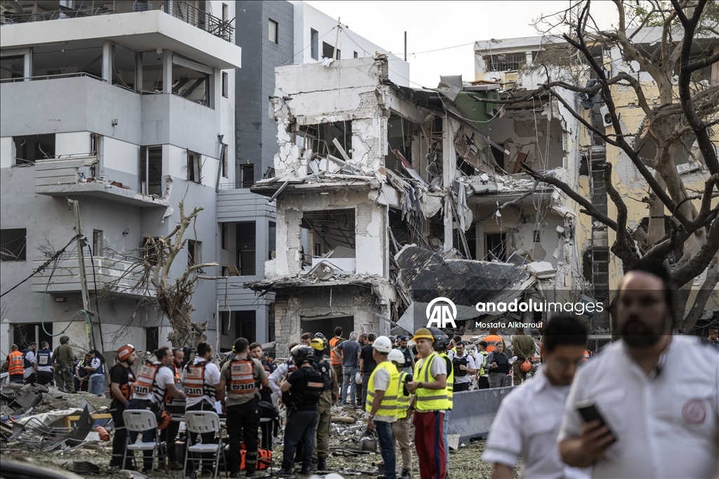 İsrail'in İran'a yönelik hava saldırıları devam ediyor 66