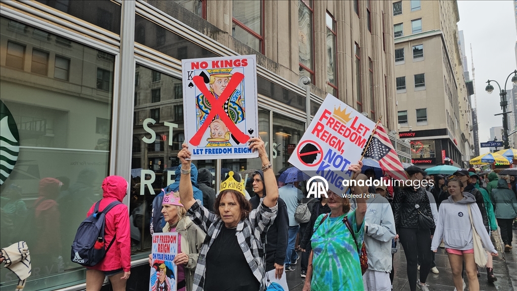 Manhattan'da Trump karşıtı protesto gösterisi düzenlendi