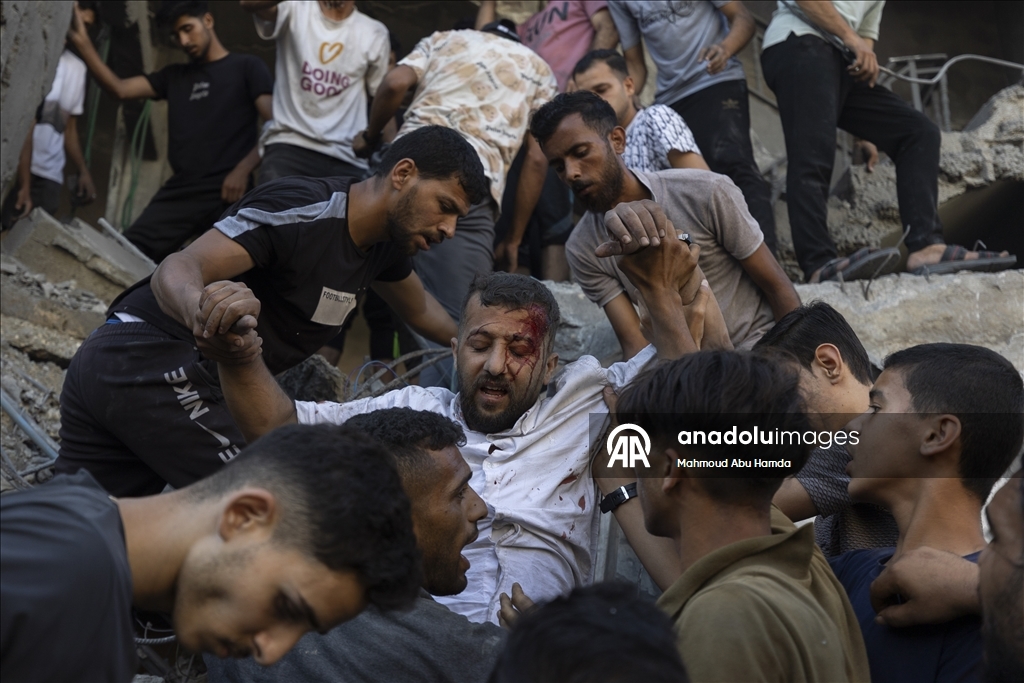İsrail ordusu Gazze'nin Nuseyrat Kampı'na saldırı düzenledi