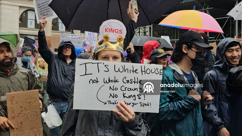 Manhattan'da Trump karşıtı protesto gösterisi düzenlendi