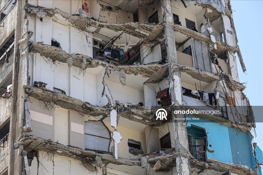 Gazze'de günlük yaşam savaşın gölgesinde devam ediyor