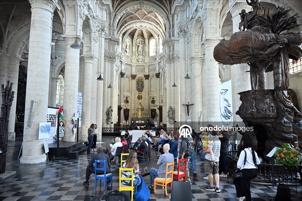 Hunger strike for Palestine at Brussels church