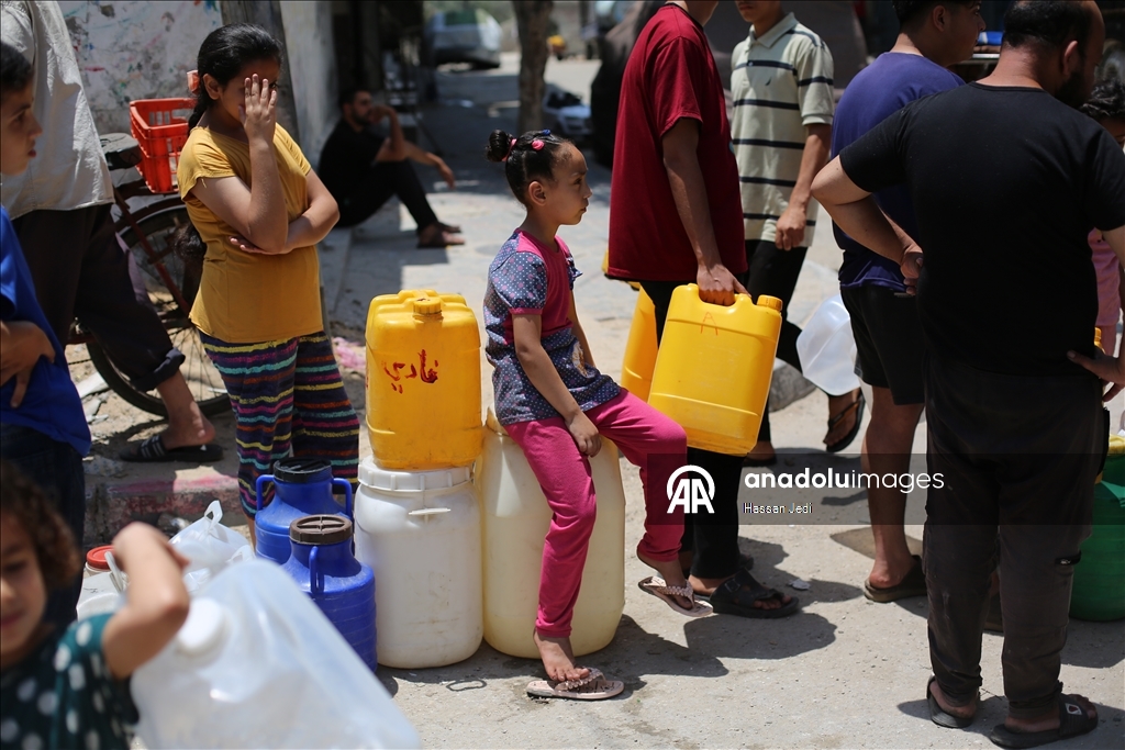 İsrail saldırıları altındaki Gazze'de su krizi devam ediyor