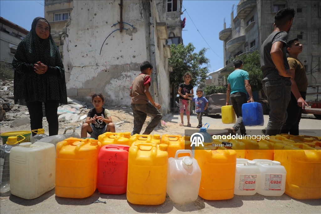 İsrail saldırıları altındaki Gazze'de su krizi devam ediyor