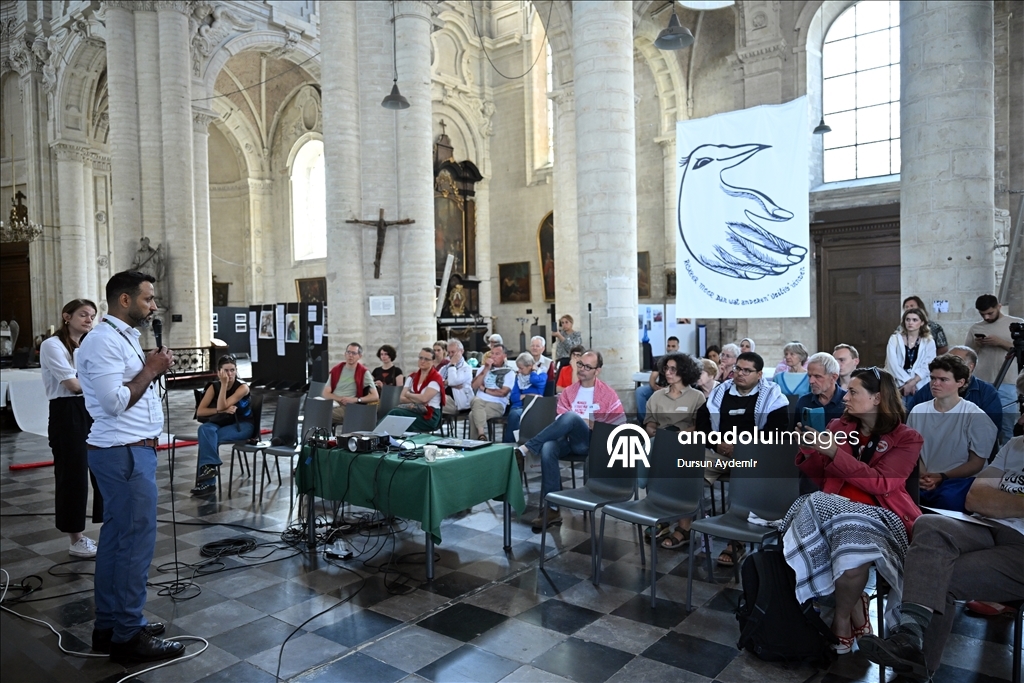 Hunger strike for Palestine at Brussels church
