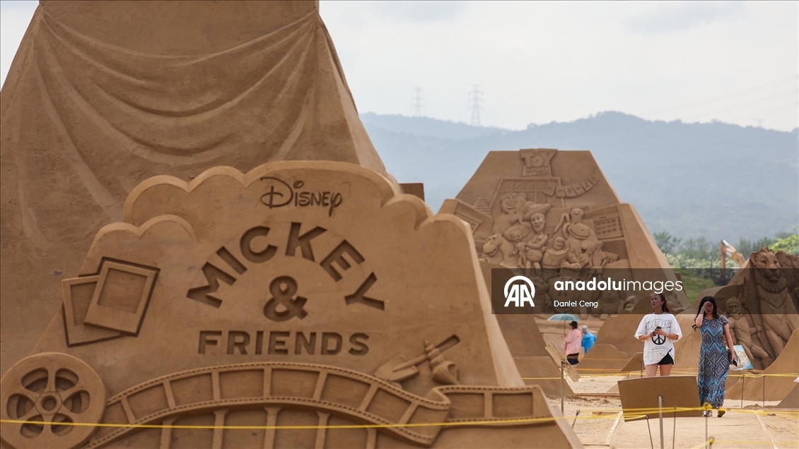 Tayvan’da Fulong Uluslararası Kum Heykel Festivali’nde Disney ve Pixar temalı kum heykelleri sergileniyor