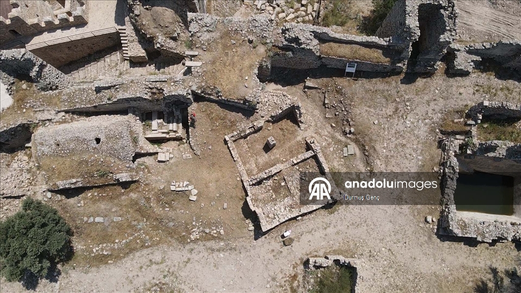 Beçin Antik Kenti'ndeki kazı çalışmaları devam ediyor