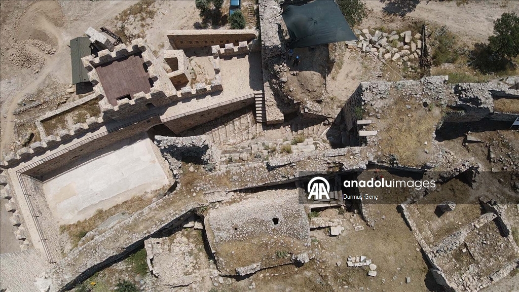 Beçin Antik Kenti'ndeki kazı çalışmaları devam ediyor