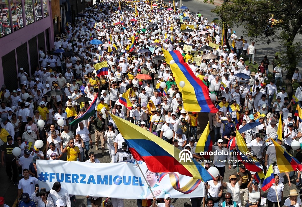 Colombia: Los Caleños salen a las calles para exigir el fin de la violencia