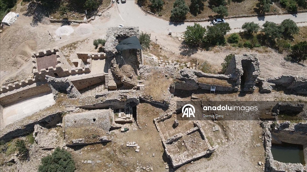 Beçin Antik Kenti'ndeki kazı çalışmaları devam ediyor