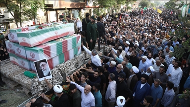 İsrail saldırısında hayatını kaybeden Devrim Muhafızları üyeleri için cenaze töreni düzenlendi
