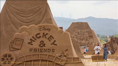 Tayvan’da Fulong Uluslararası Kum Heykel Festivali’nde Disney ve Pixar temalı kum heykelleri sergileniyor