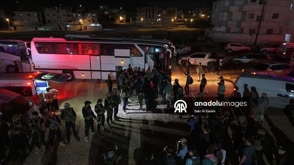 Первые семьи сирийцев начали покидать оккупированный террористами PKK/YPG лагерь Аль-Хол в Сирии