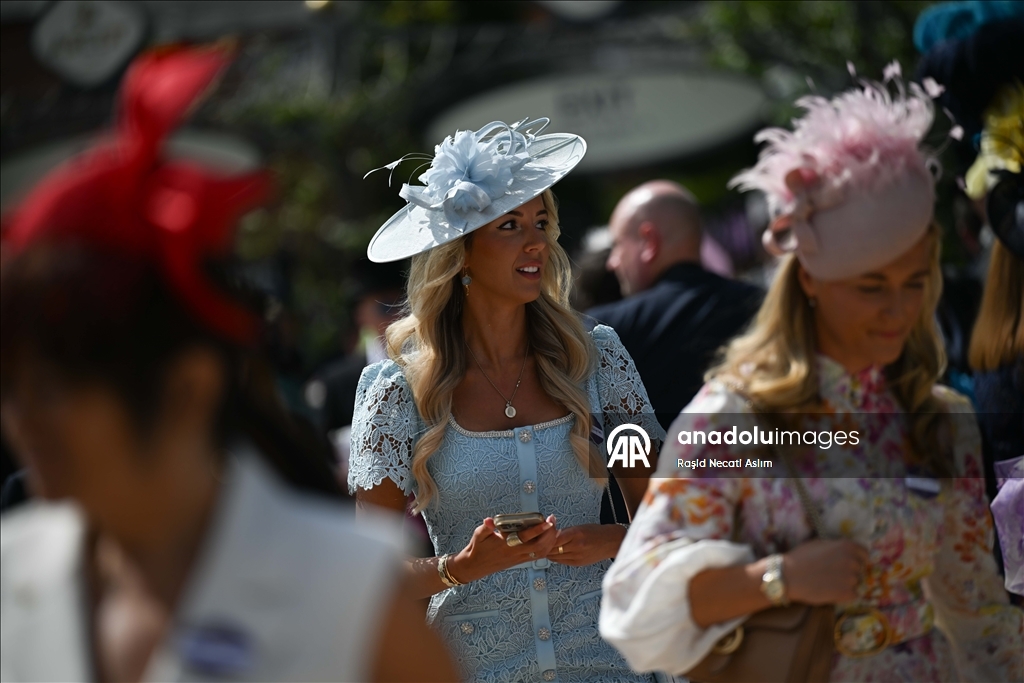 İngiltere'de geleneksel Royal Ascot at yarışları başladı