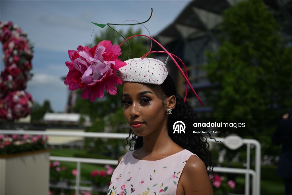 İngiltere'de geleneksel Royal Ascot at yarışları başladı