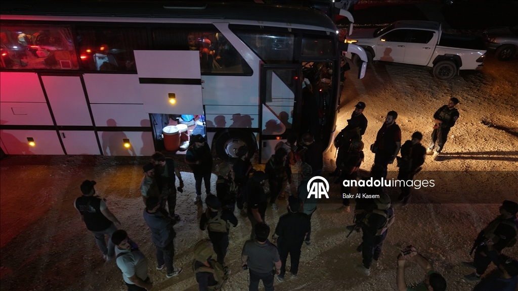 Первые семьи сирийцев начали покидать оккупированный террористами PKK/YPG лагерь Аль-Хол в Сирии