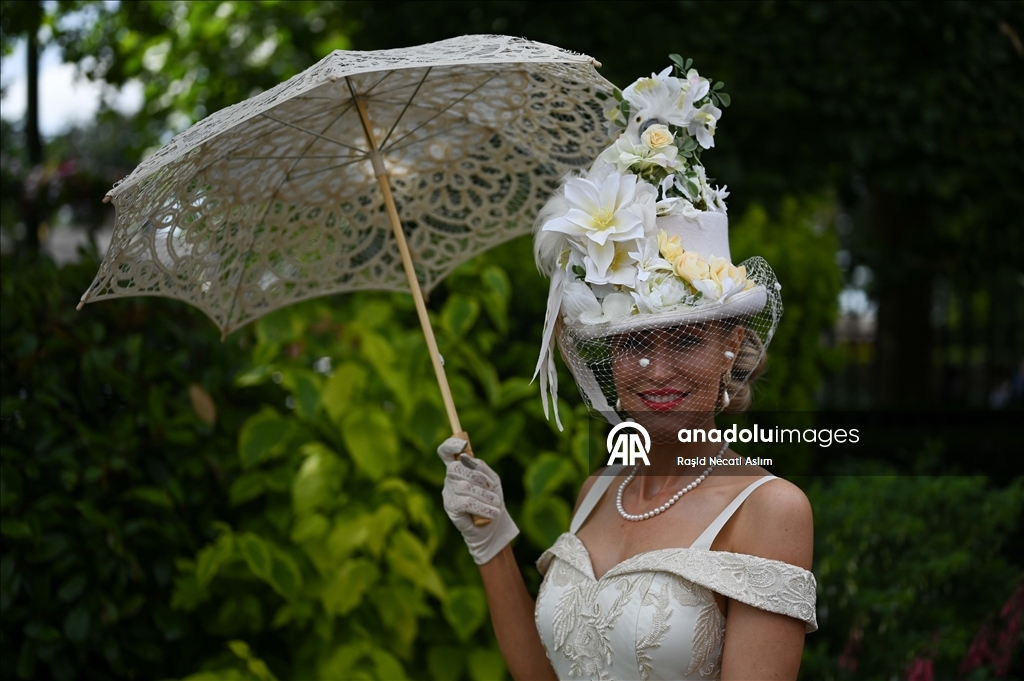 İngiltere'de geleneksel Royal Ascot at yarışları başladı