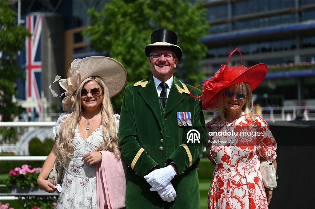 İngiltere'de geleneksel Royal Ascot at yarışları başladı