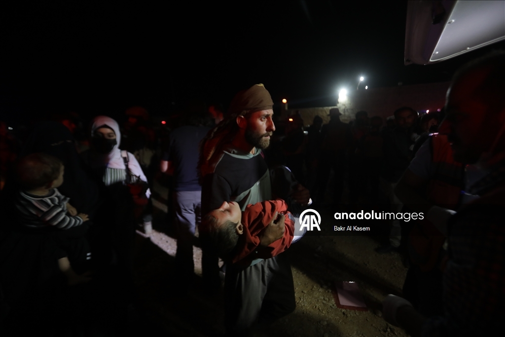 Первые семьи сирийцев начали покидать оккупированный террористами PKK/YPG лагерь Аль-Хол в Сирии