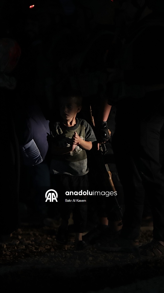 Первые семьи сирийцев начали покидать оккупированный террористами PKK/YPG лагерь Аль-Хол в Сирии
