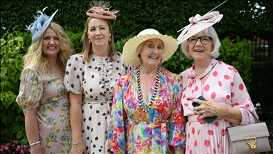 İngiltere'de geleneksel Royal Ascot at yarışları başladı