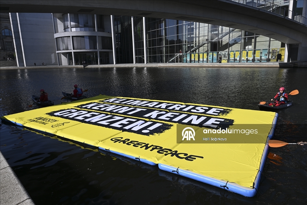Greenpeace провела акцию по случаю Всемирного дня беженцев